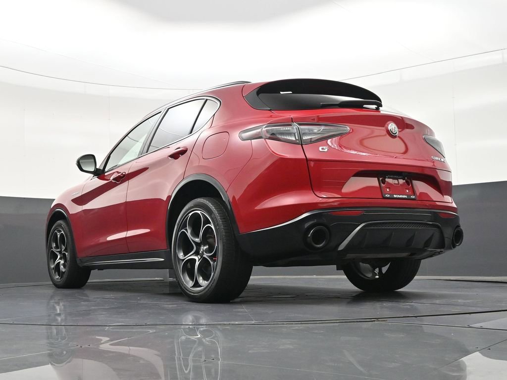 Used 2024 Alfa Romeo Stelvio Veloce AWD/4WD image 28