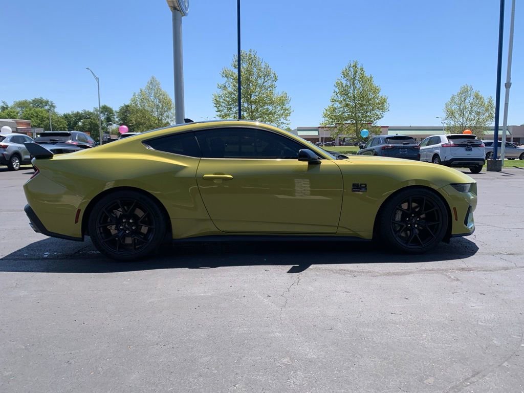 Used 2025 Ford Mustang GT Premium RWD image 2