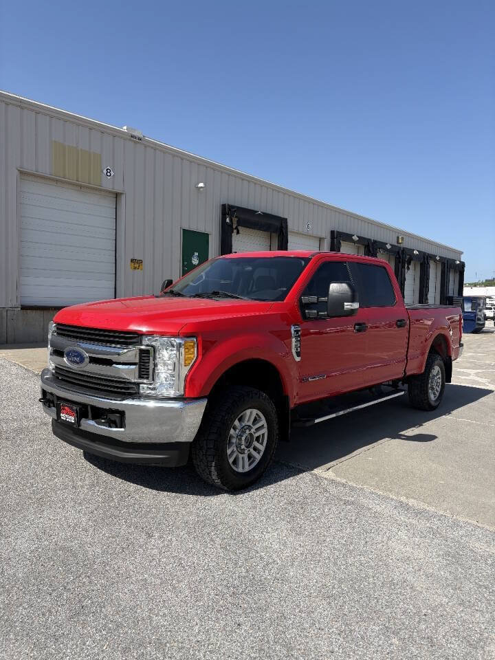 Used 2017 Ford F250 XL w/ STX Appearance Package AWD/4WD image 3