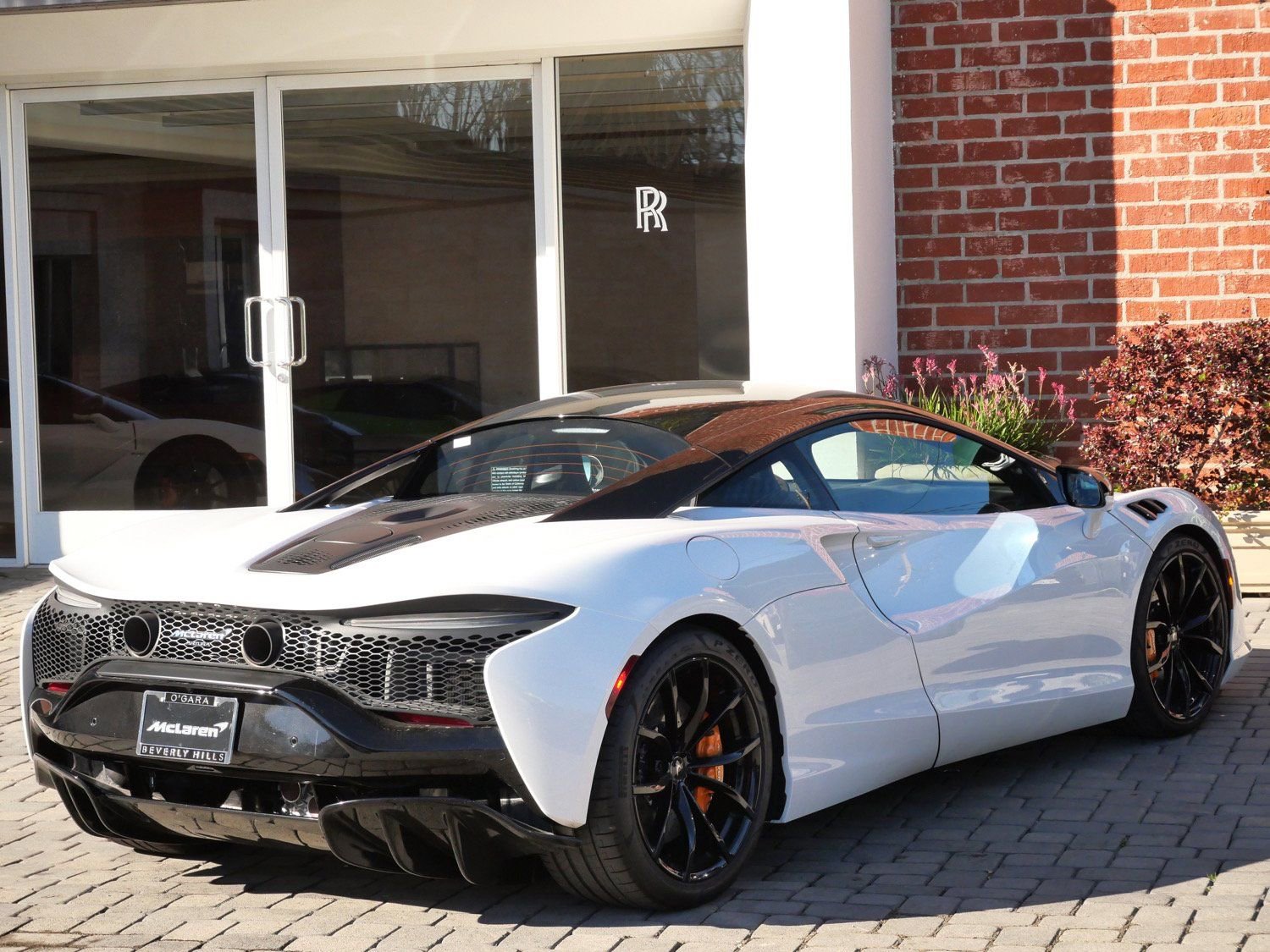 Used 2023 McLaren Artura image 4