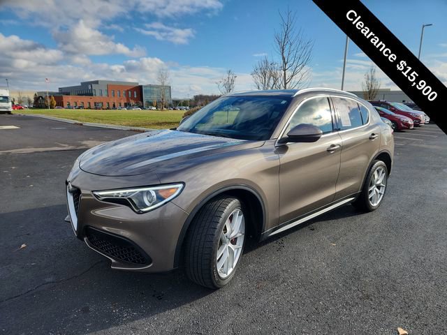 Used 2019 Alfa Romeo Stelvio Ti Lusso w/ Quick Order Package 22X Lusso image 4
