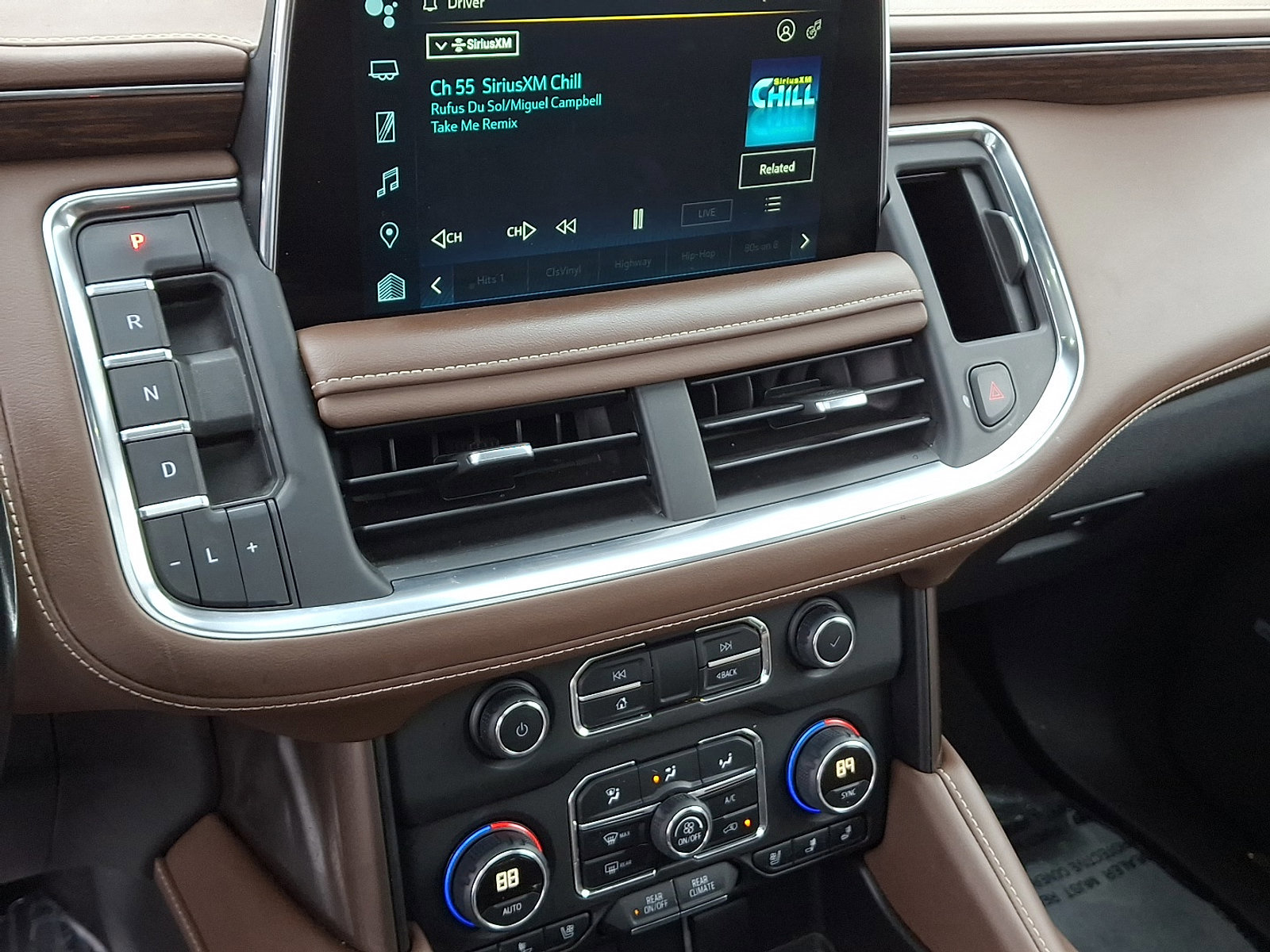 Used 2022 Chevrolet Suburban High Country image 23