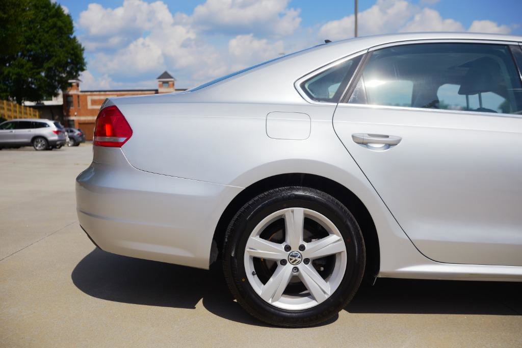 Used 2012 Volkswagen Passat 2.5 SE image 11
