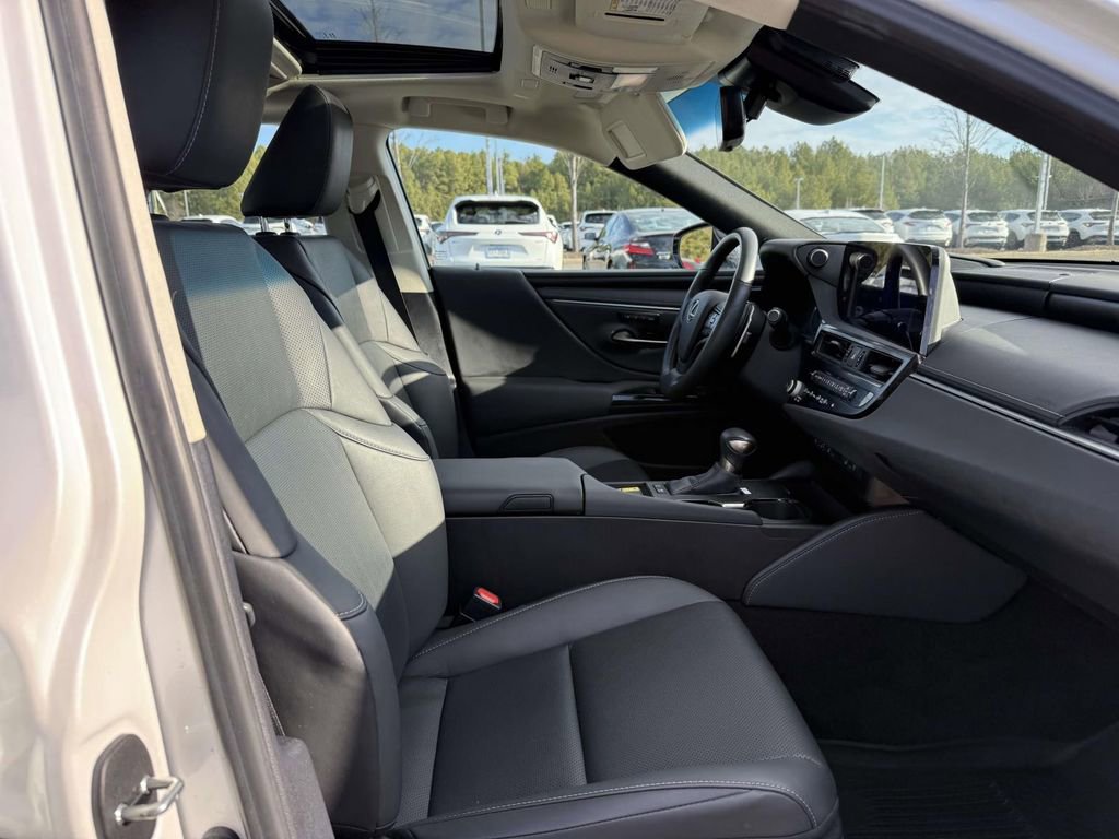 Used 2024 Lexus ES 300h w/ Premium Package image 14