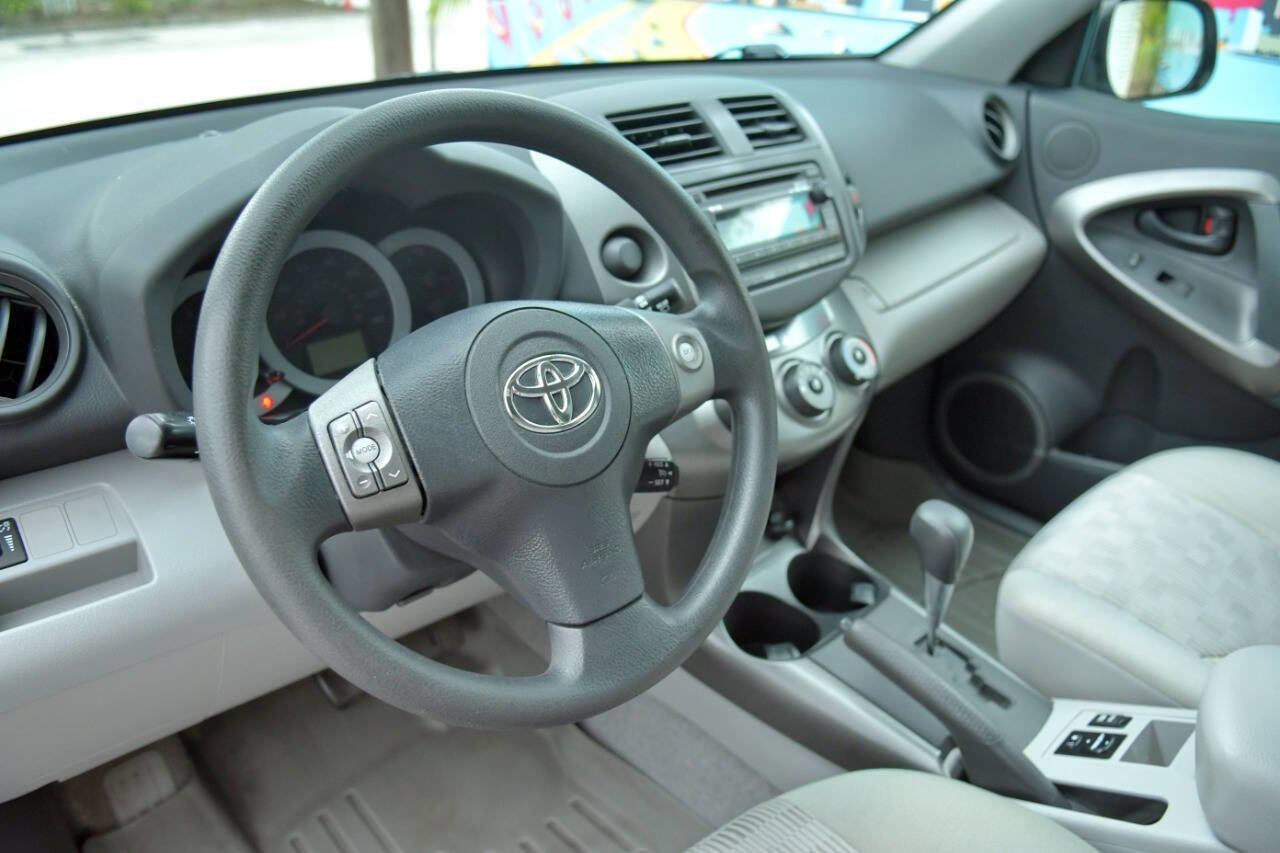Used 2012 Toyota RAV4 FWD image 19