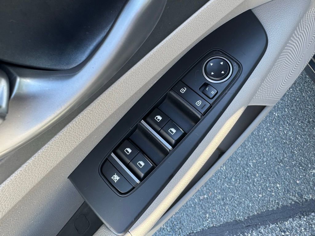 Used 2020 Kia Forte LXS image 18