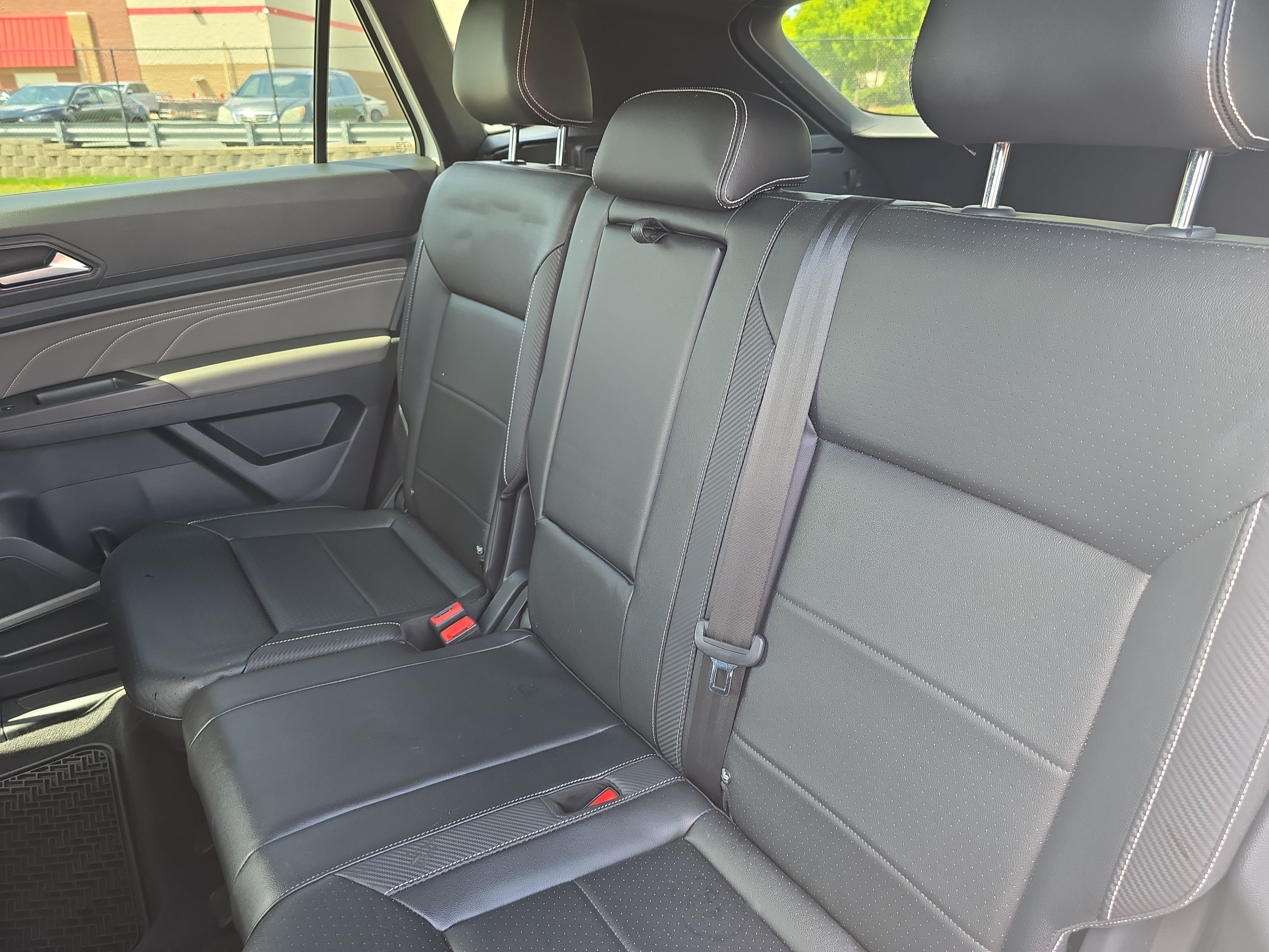 Used 2022 Volkswagen Atlas Cross Sport SEL R-Line AWD/4WD image 13