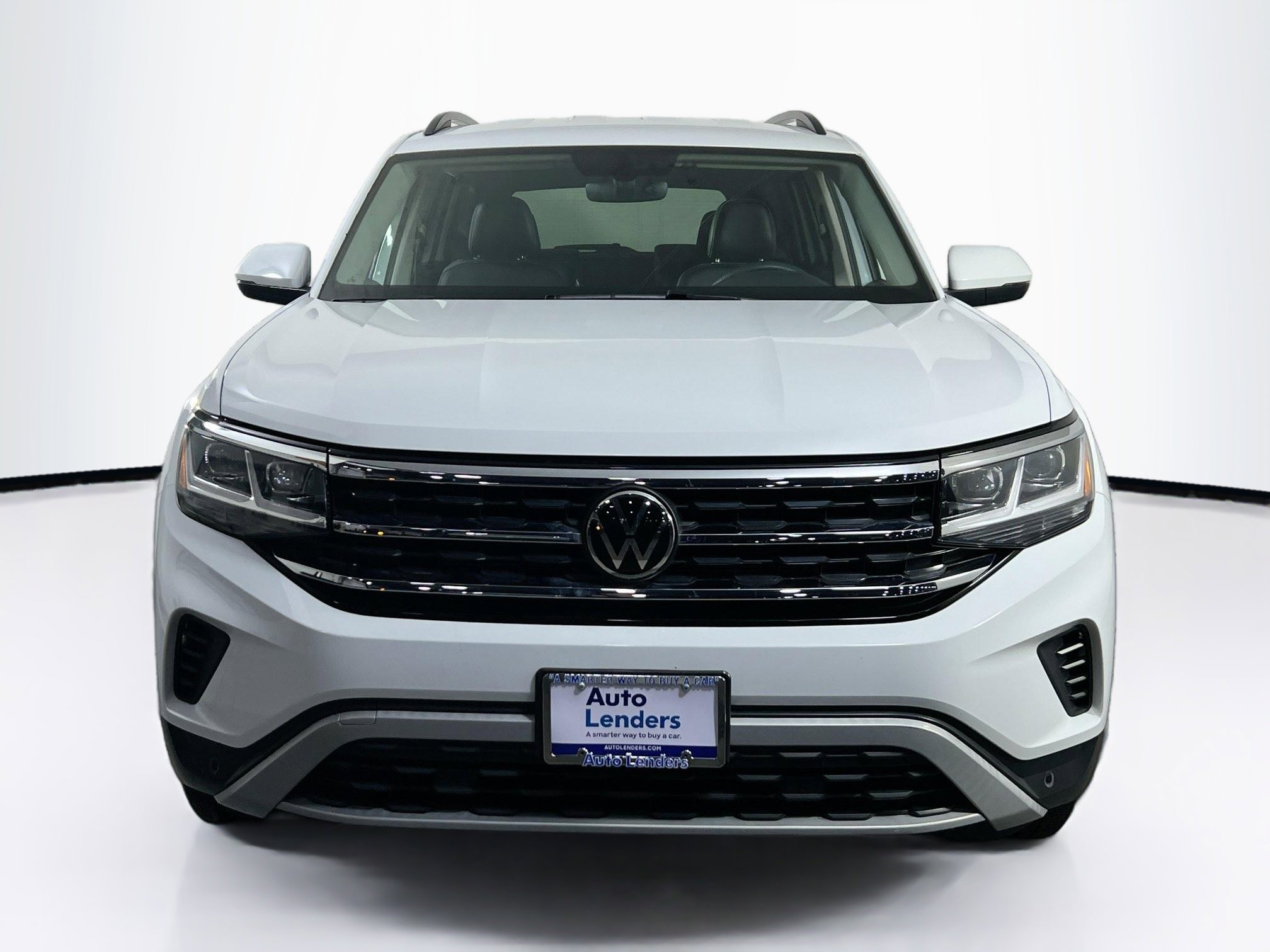Used 2023 Volkswagen Atlas SE image 2