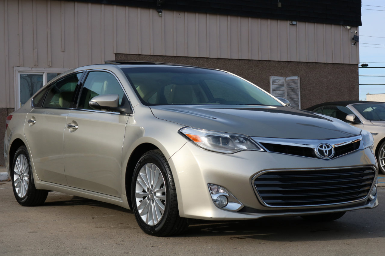 Used 2014 Toyota Avalon Limited image 3
