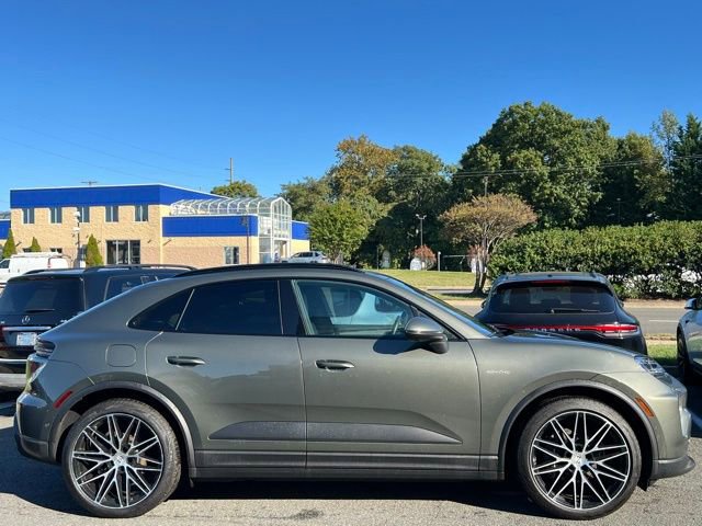 Used 2024 Porsche Macan 4 Electric image 14