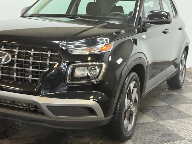 Certified 2023 Hyundai Venue SEL w/ Cargo Package image 8