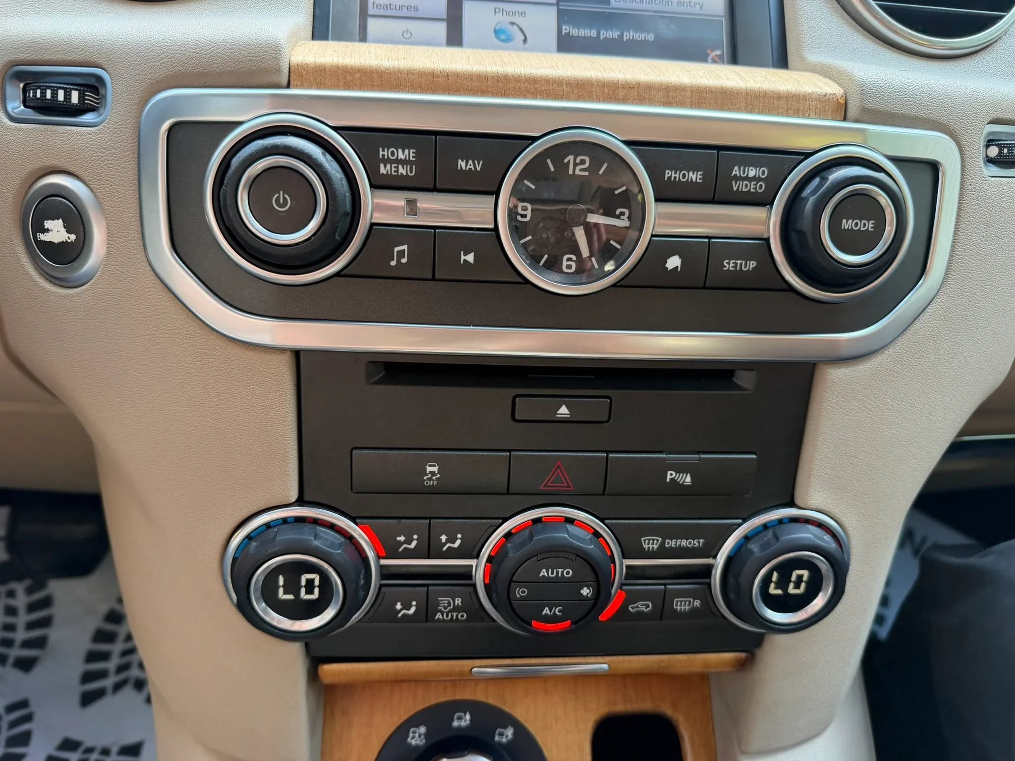 Used 2012 Land Rover LR4 HSE AWD/4WD image 17