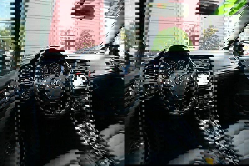 Used 2015 Volkswagen Golf SEL FWD image 13