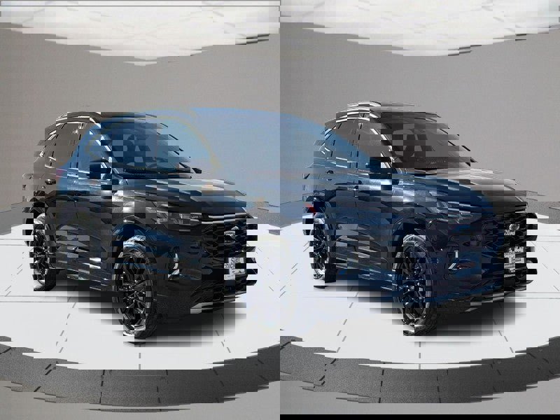 Used 2023 Ford Escape ST-Line Elite w/ Premium Technology Package image 2