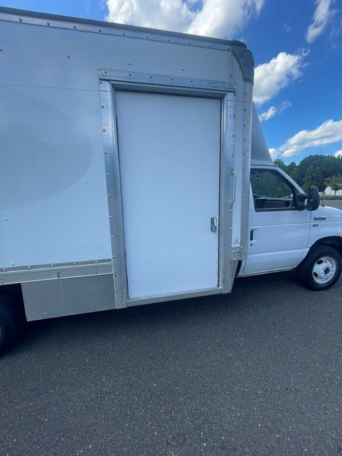 Used 2019 Ford E-350 and Econoline 350 Super Duty RWD image 8