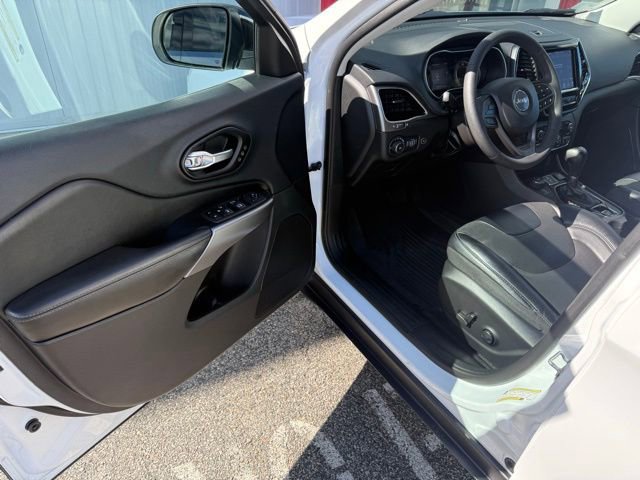 Used 2022 Jeep Cherokee Limited w/ Mopar Interior Package image 16