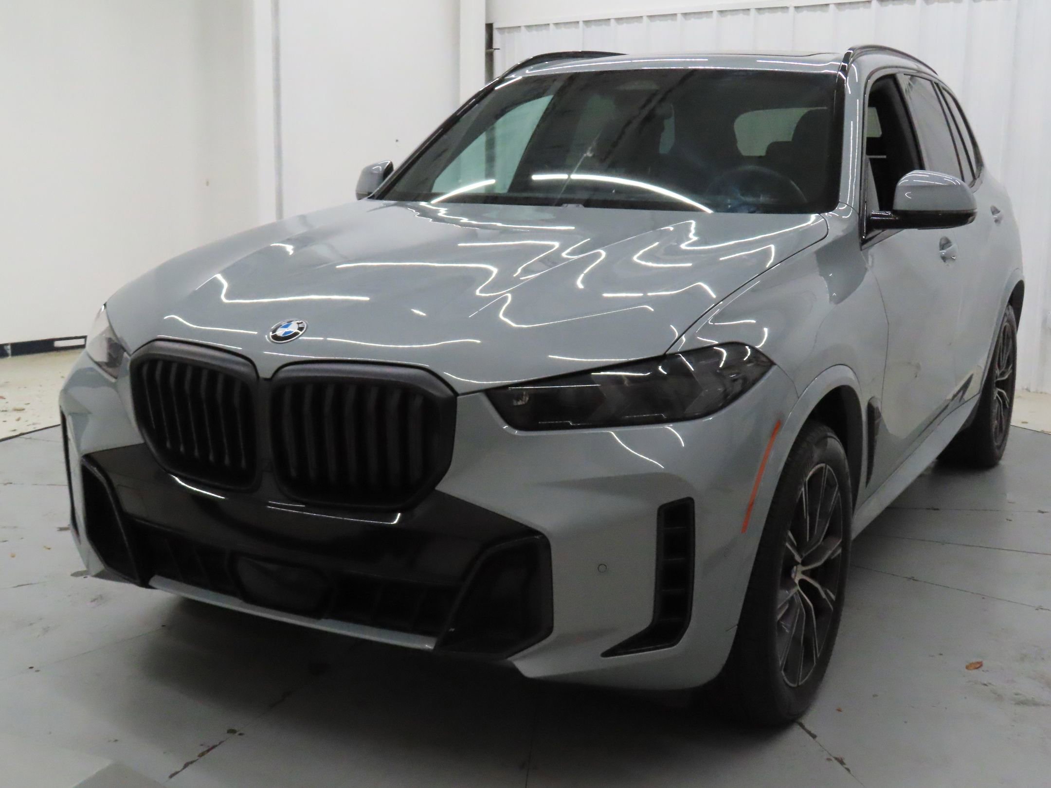 Used 2024 BMW X5 xDrive40i w/ M Sport Package image 7