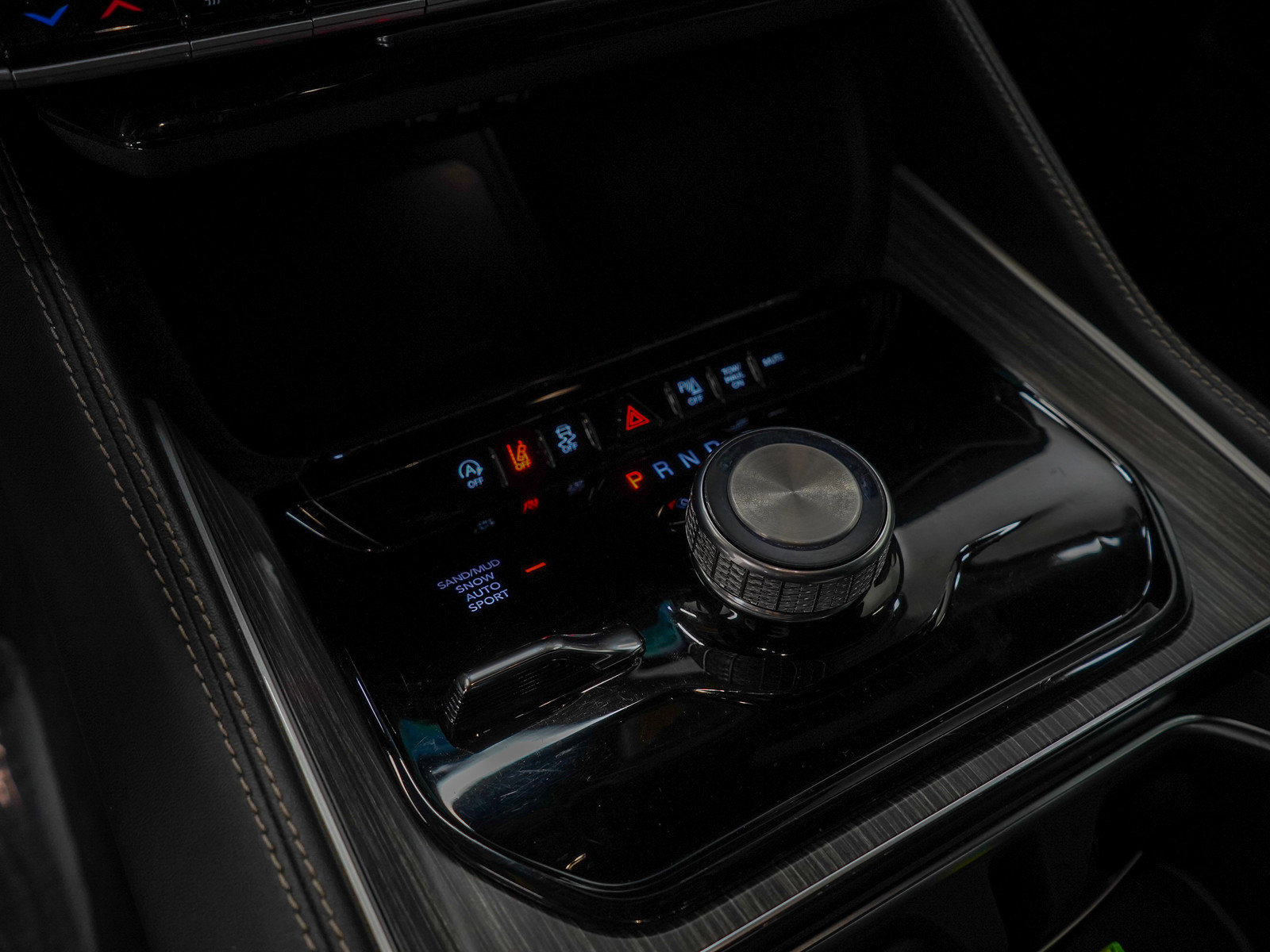 Used 2024 Jeep Wagoneer L Series II w/ Flexible Seating Group image 23