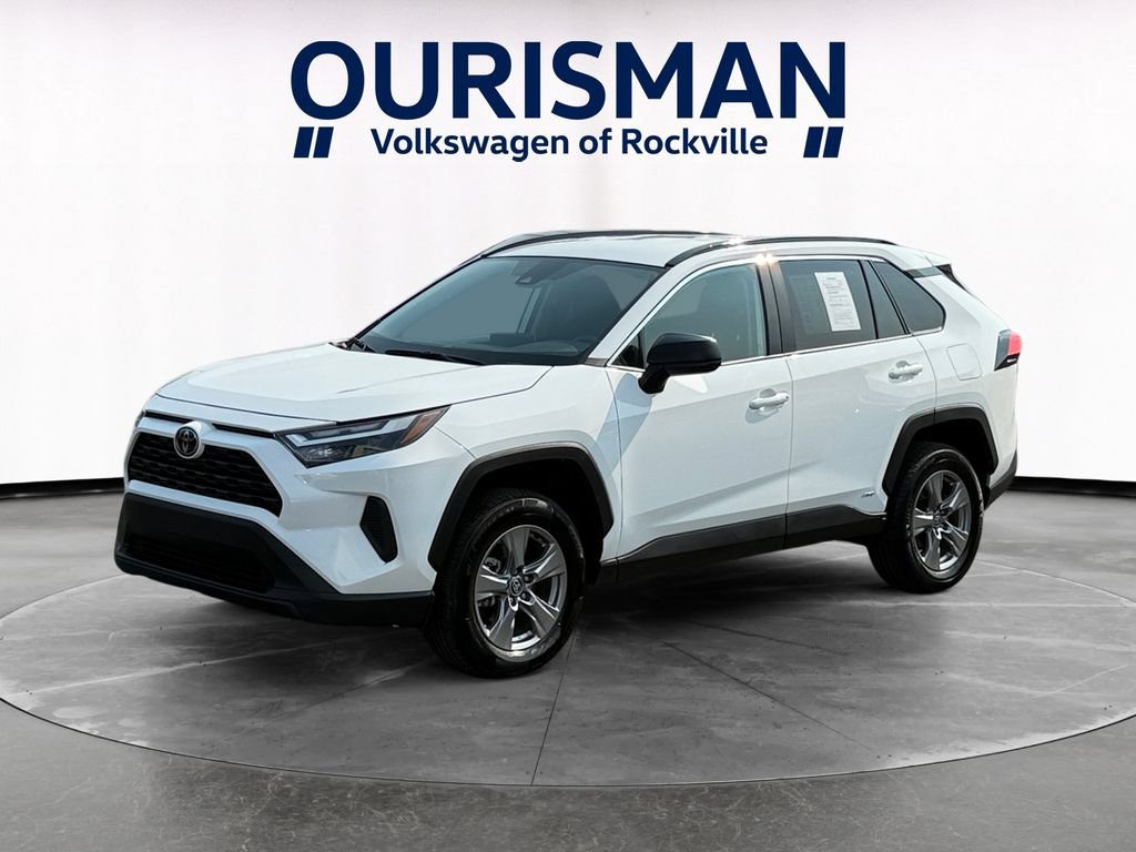 Used 2025 Toyota RAV4 LE AWD/4WD image 2