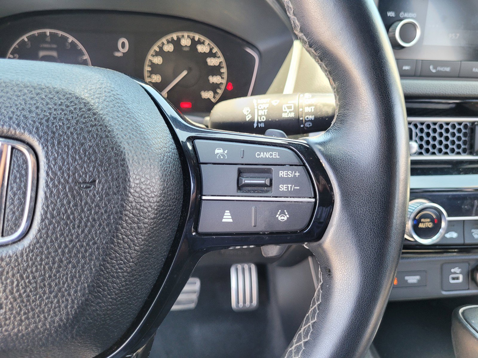 Used 2024 Honda Civic Sport image 23