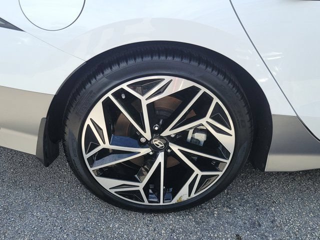 Certified 2025 Hyundai Ioniq 6 SEL RWD image 5