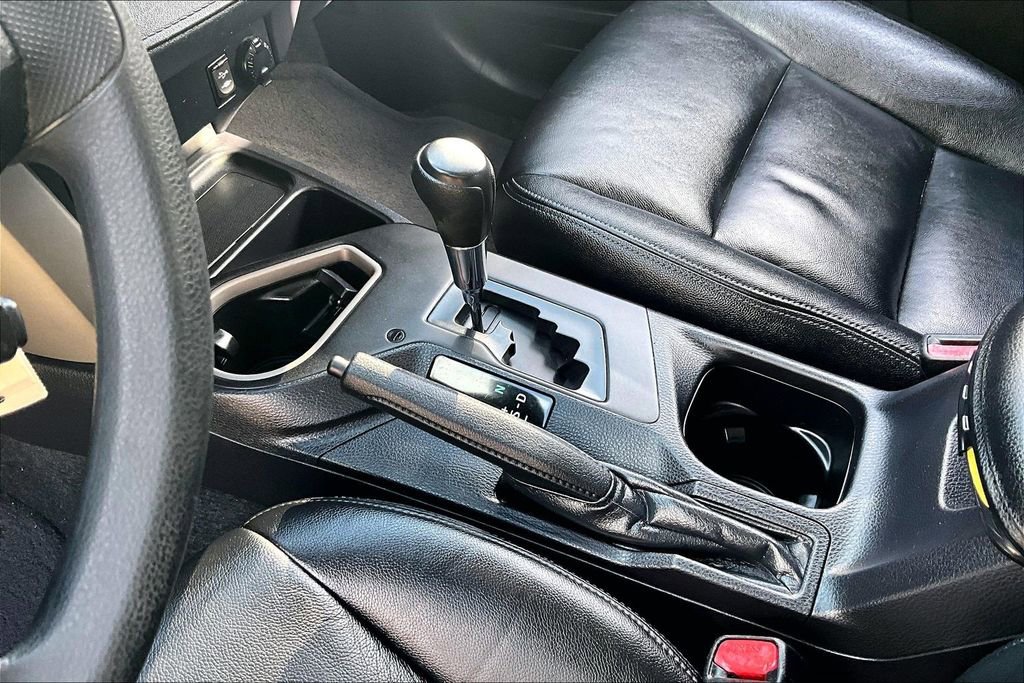 Used 2018 Toyota RAV4 LE image 19