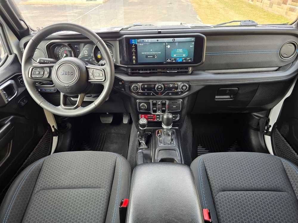Used 2024 Jeep Wrangler Unlimited Rubicon 4xe image 31