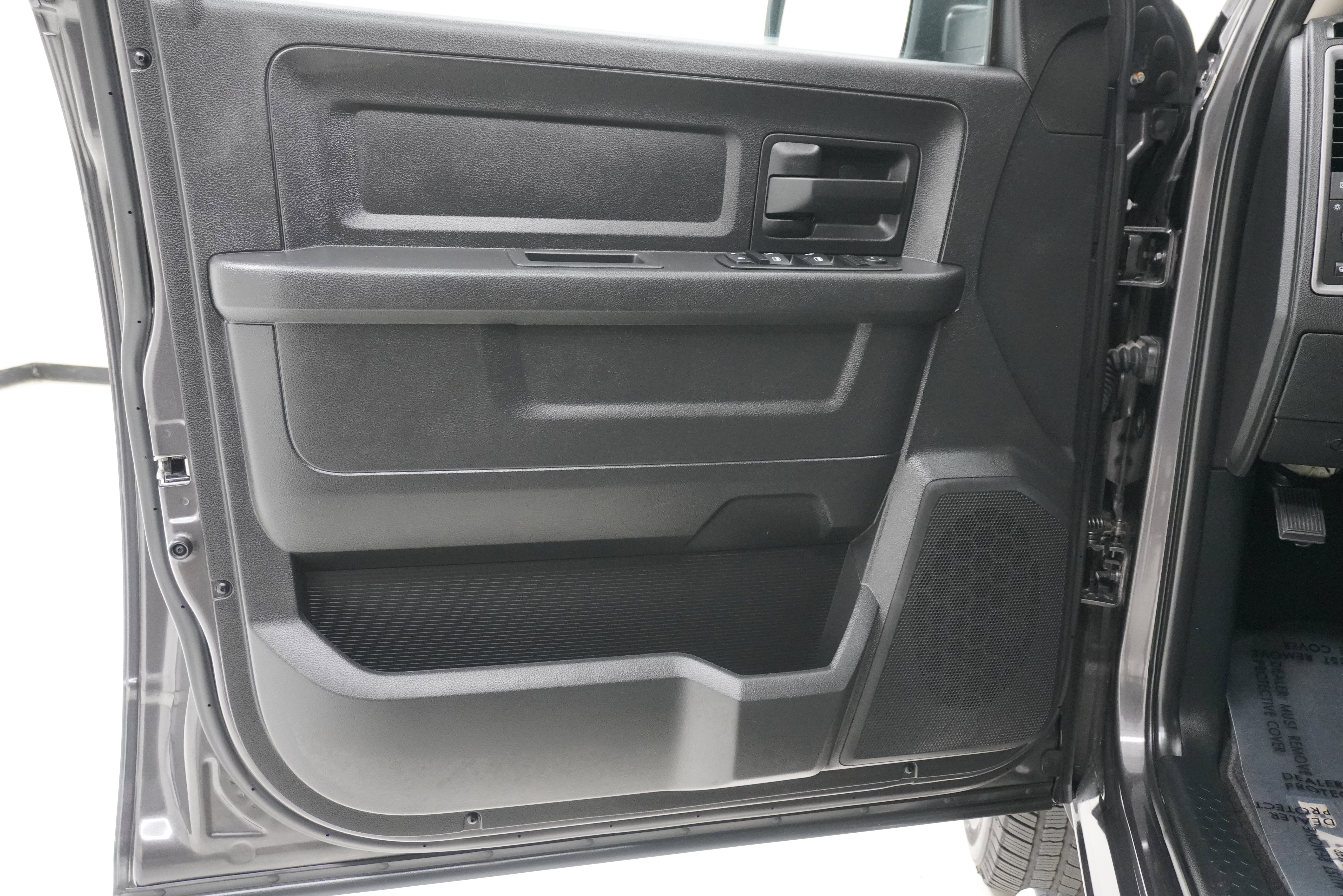 Used 2014 RAM 1500 Express RWD image 14