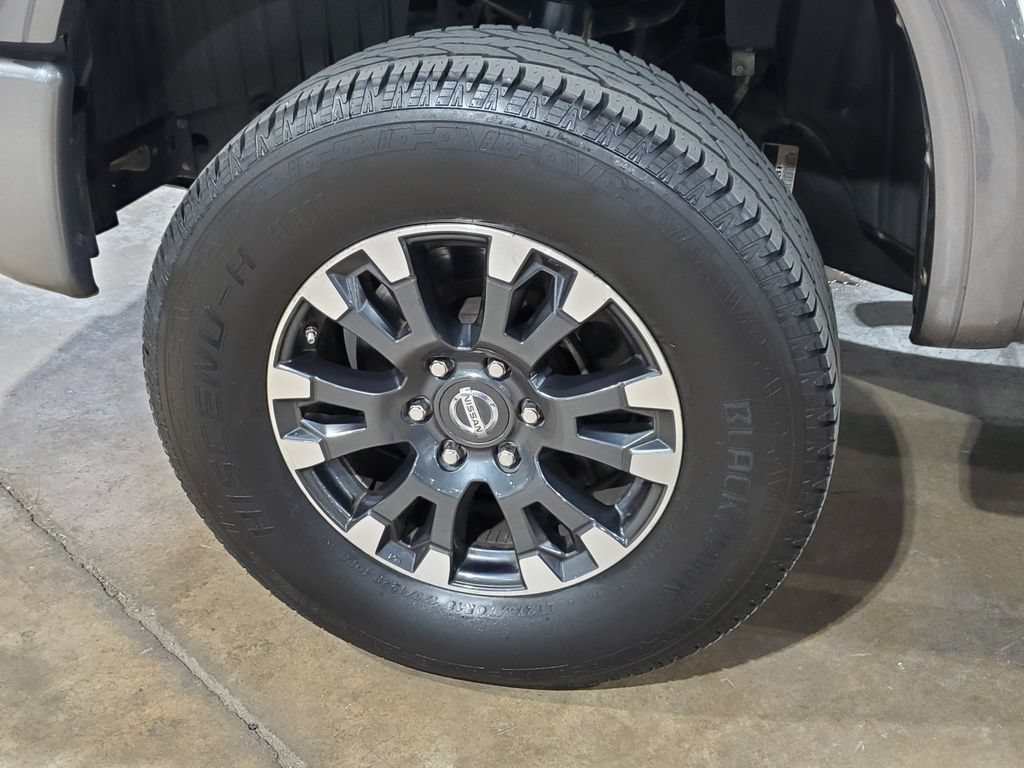 Used 2019 Nissan Titan PRO-4X AWD/4WD image 36