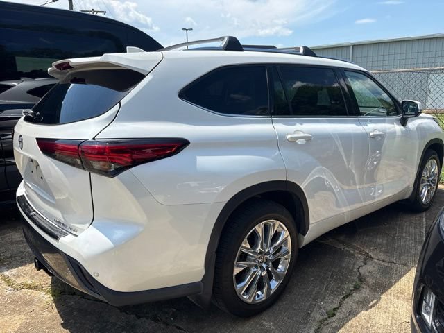 Used 2020 Toyota Highlander Limited AWD/4WD image 2