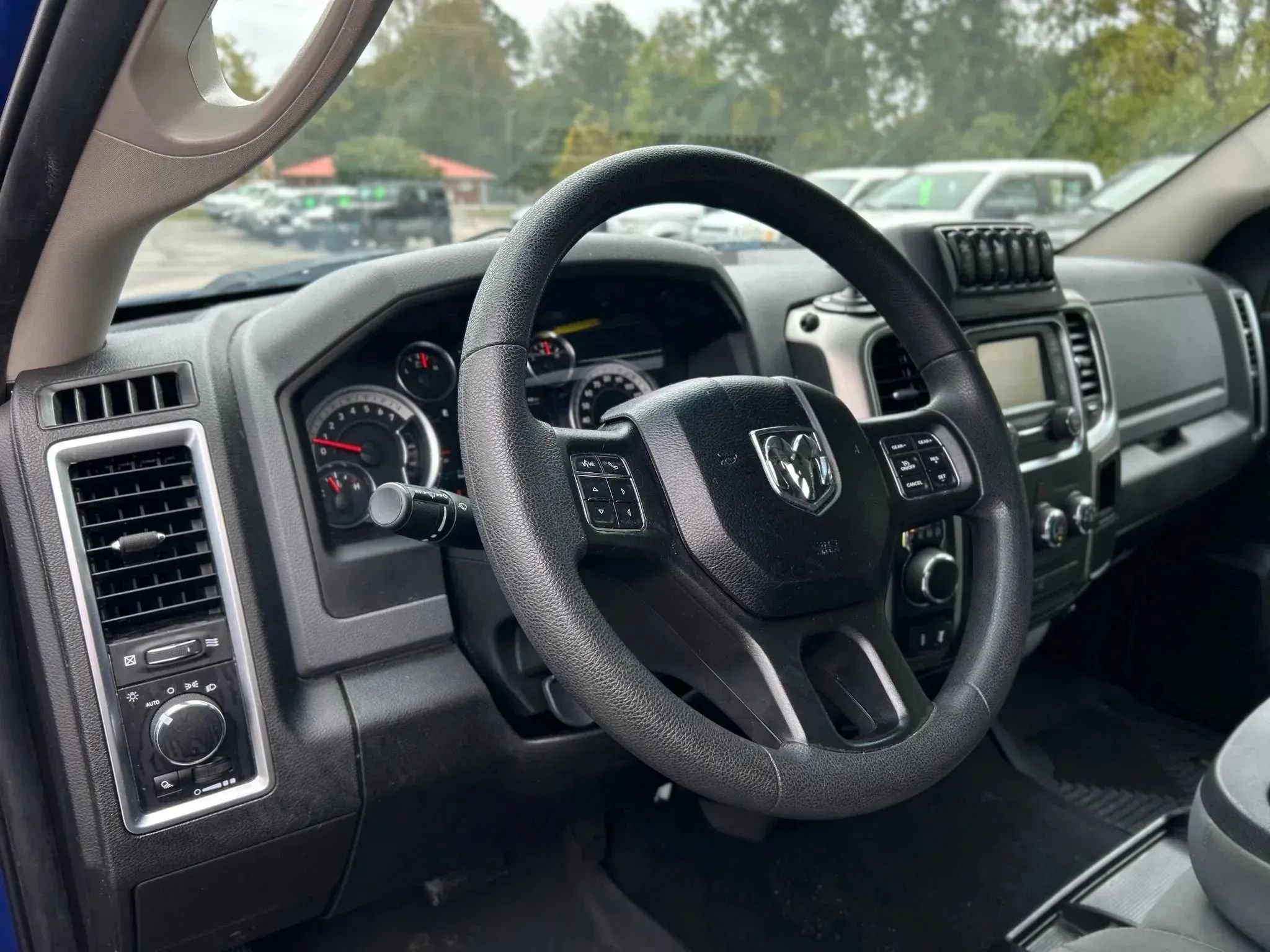 Used 2019 RAM 1500 Classic SLT RWD image 13