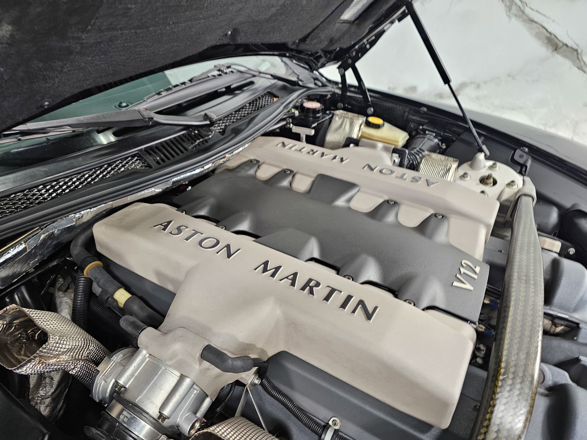 Used 2004 Aston Martin Vanquish RWD image 19