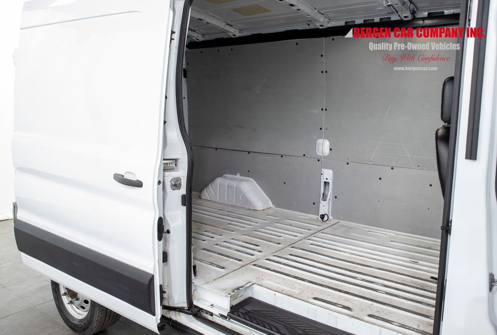 Used 2022 Ford Transit 250 Medium Roof AWD image 13