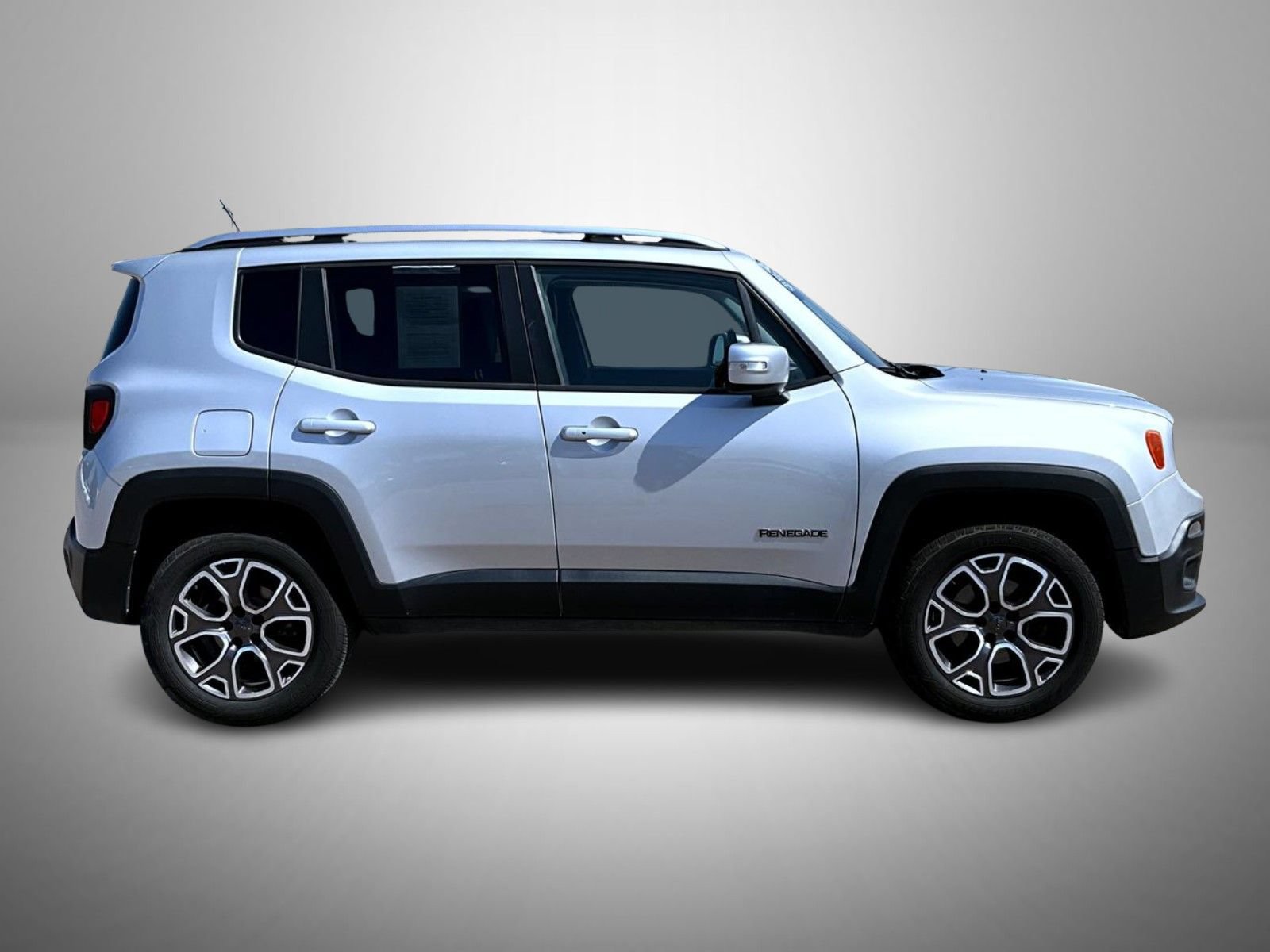 Used 2015 Jeep Renegade Limited w/ Premium Navigation Group AWD/4WD image 4