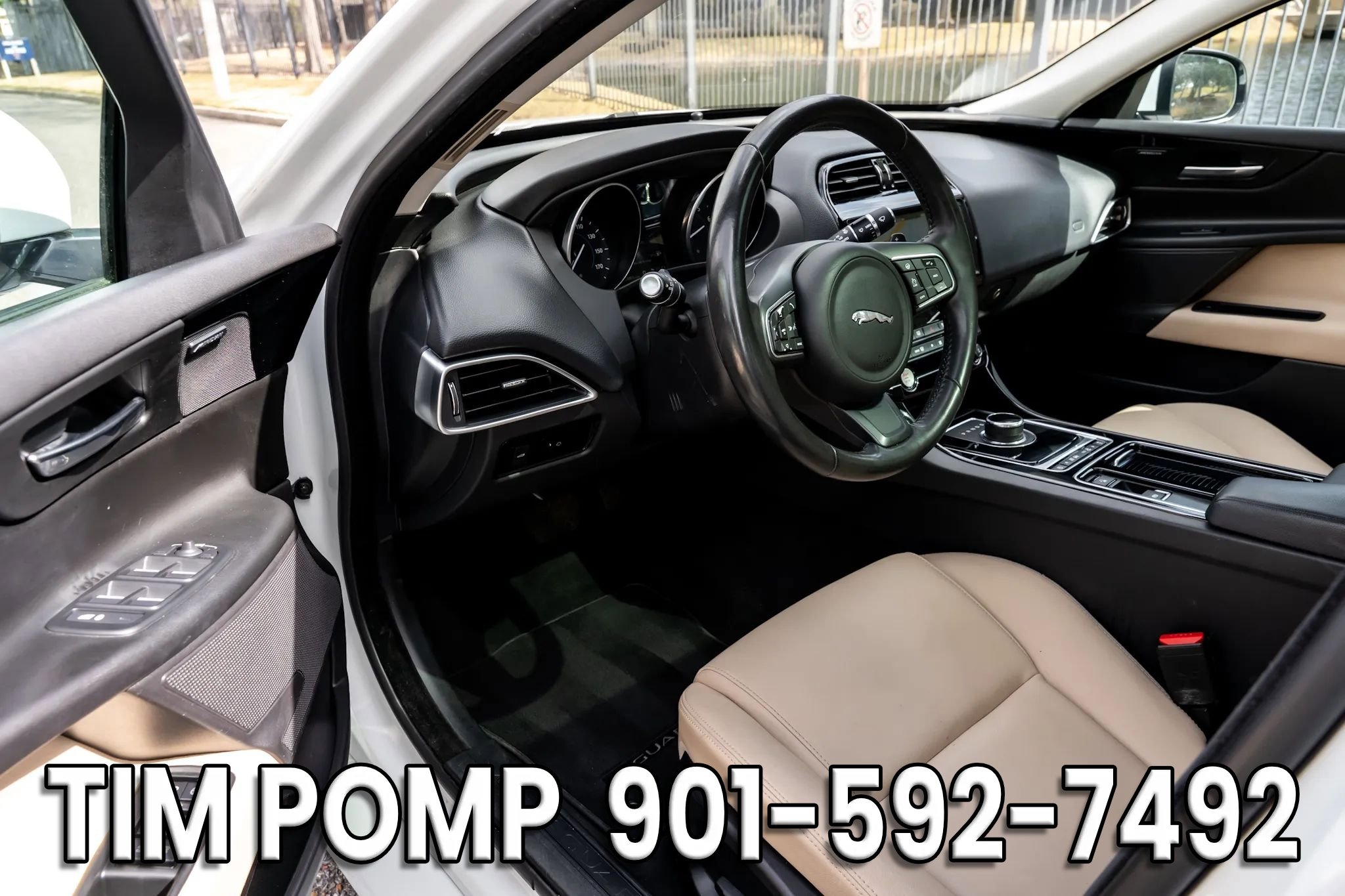 Used 2018 Jaguar XE Premium image 9