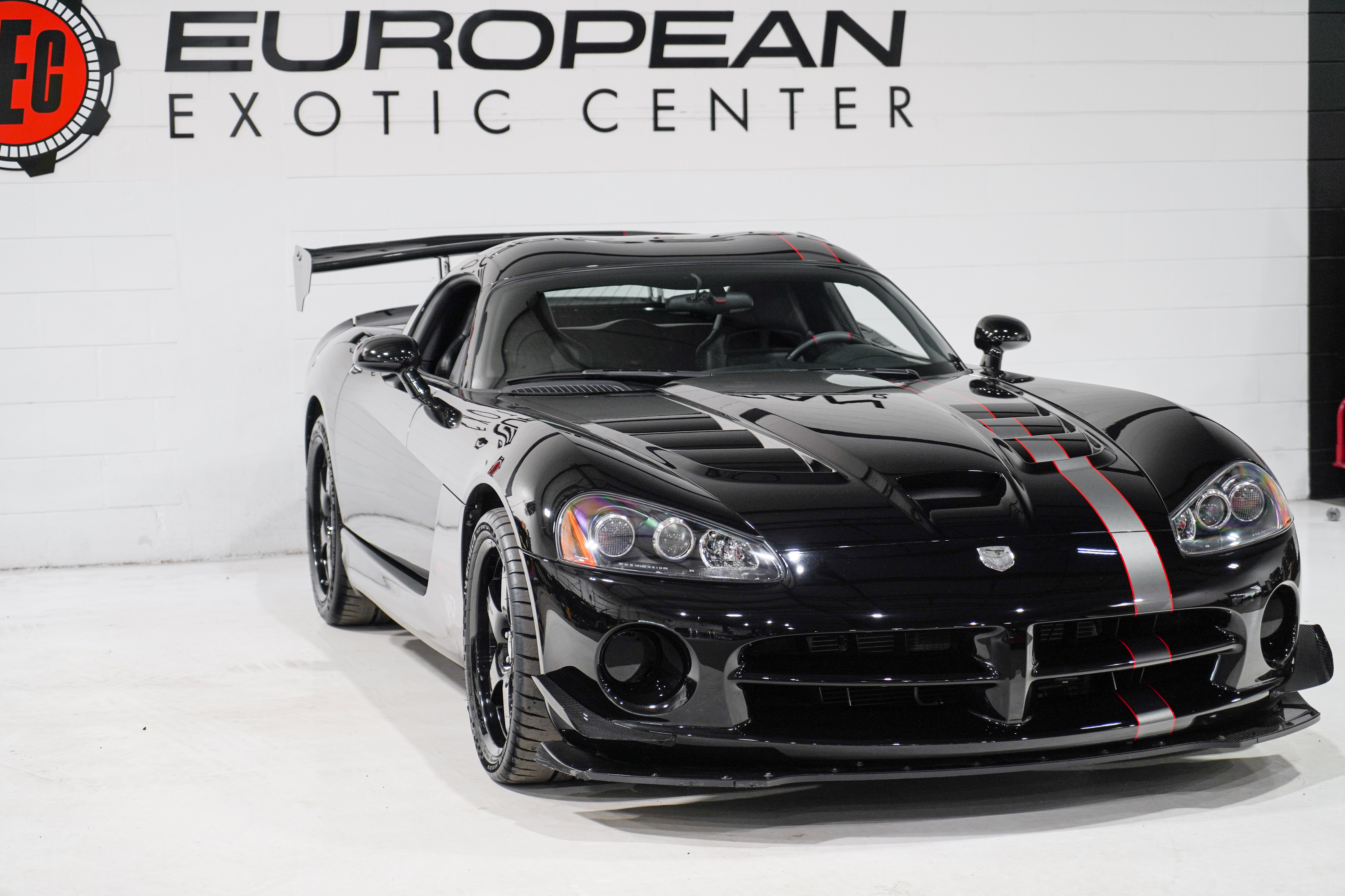 Used 2010 Dodge Viper ACR RWD image 29