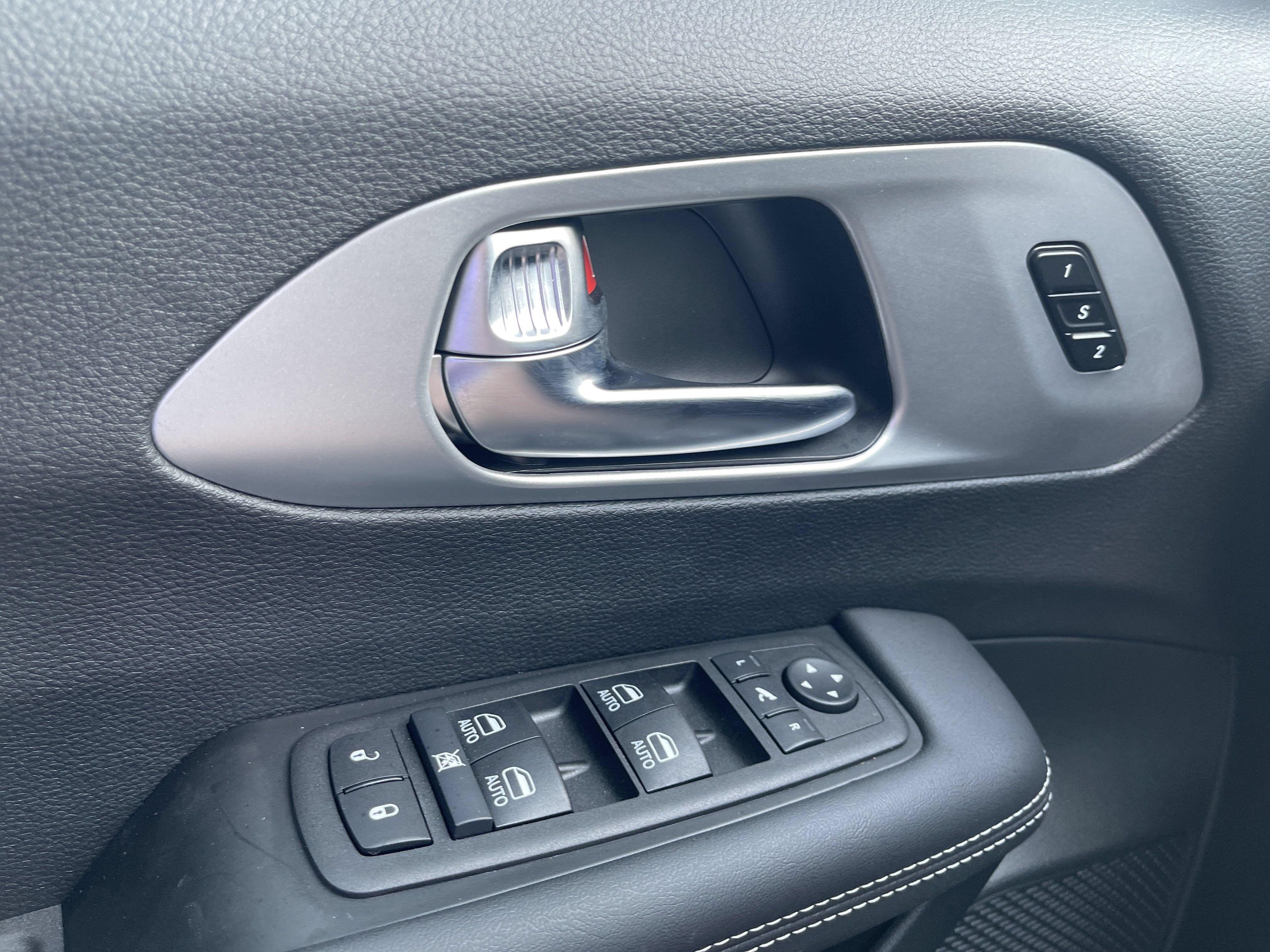 New 2025 Chrysler Pacifica Limited FWD image 21