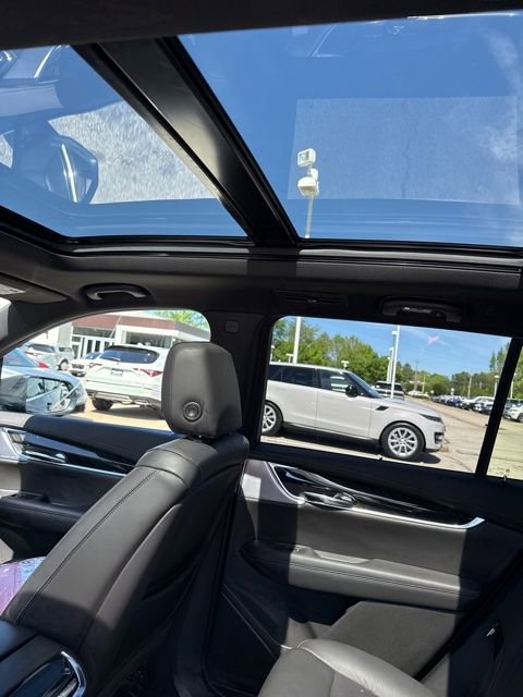 Used 2020 Cadillac XT6 Premium Luxury image 3