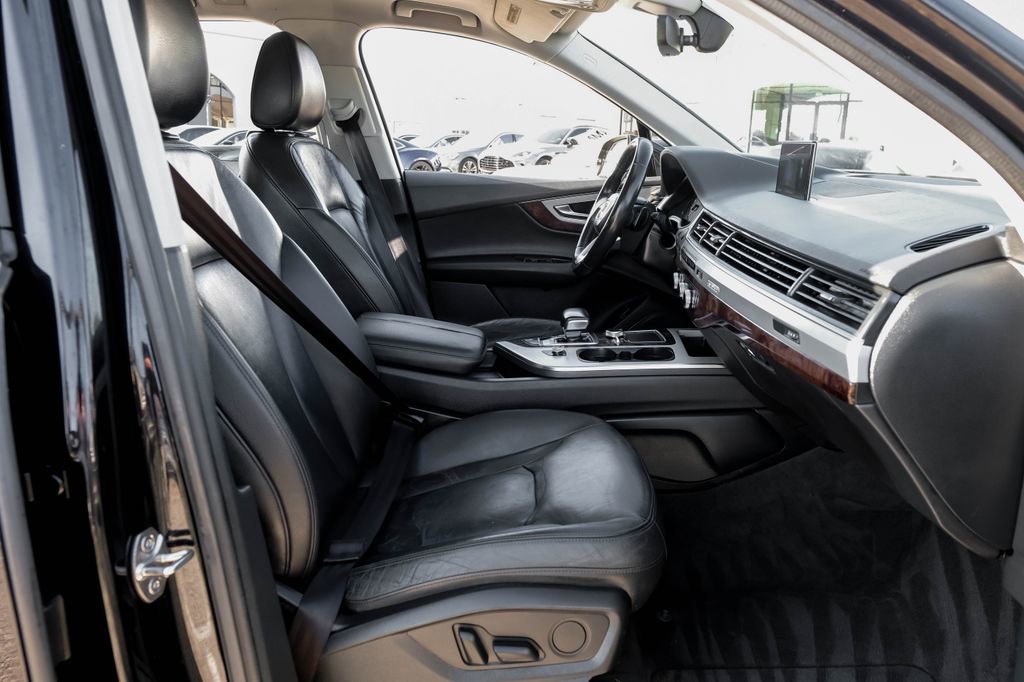 Used 2017 Audi Q7 2.0T Premium image 32