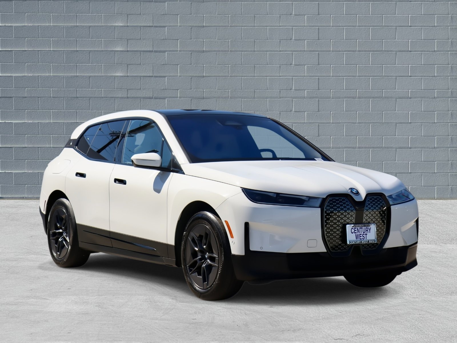 Used 2025 BMW iX xDrive50 w/ Convenience Package