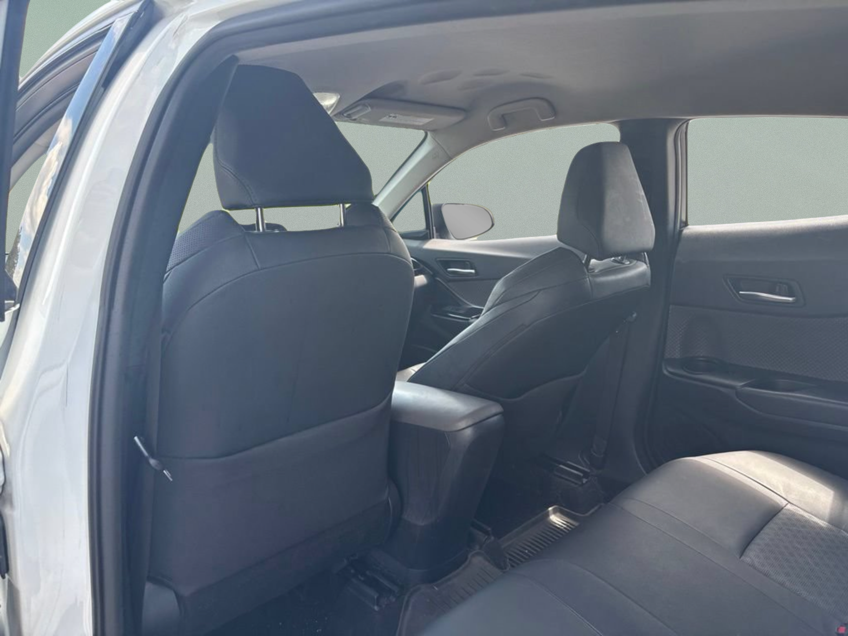 Used 2022 Toyota C-HR Limited FWD image 20