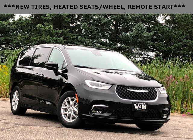 Used 2024 Chrysler Pacifica Touring-L