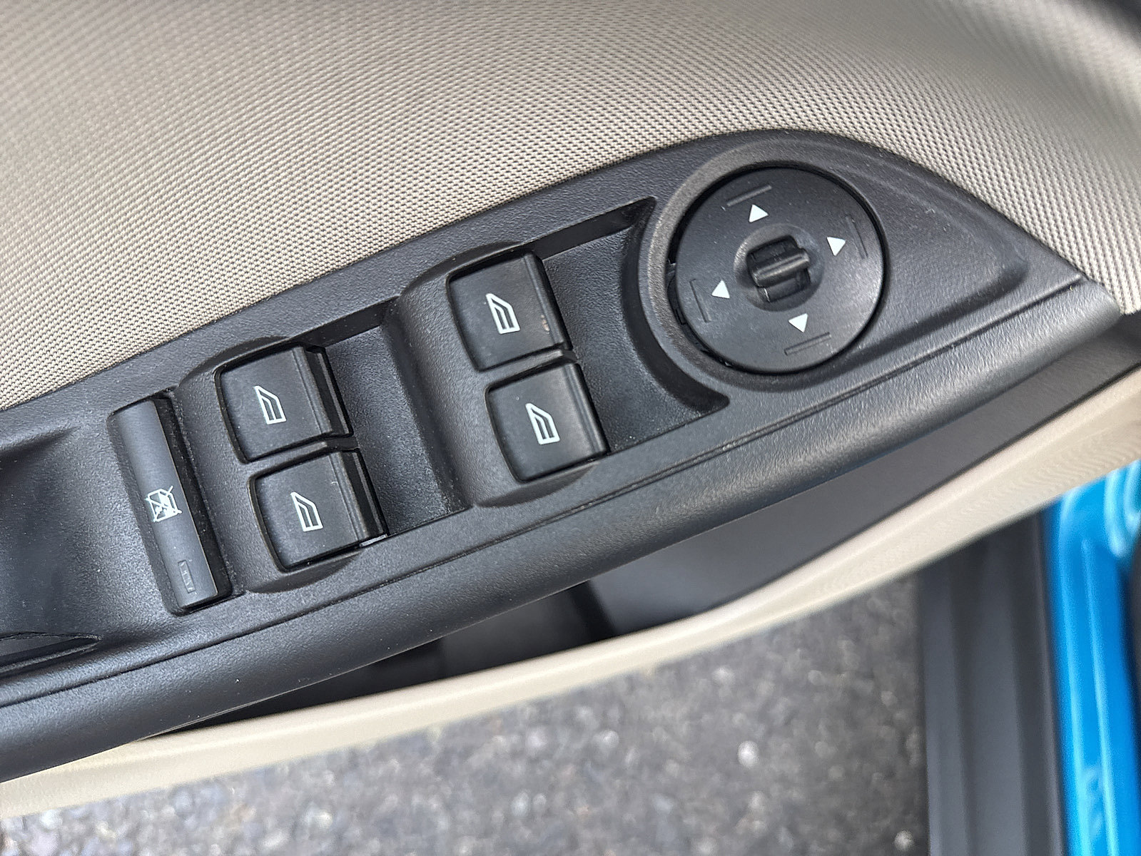 Used 2016 Ford Focus SE w/ SE Power Seat Package FWD image 38