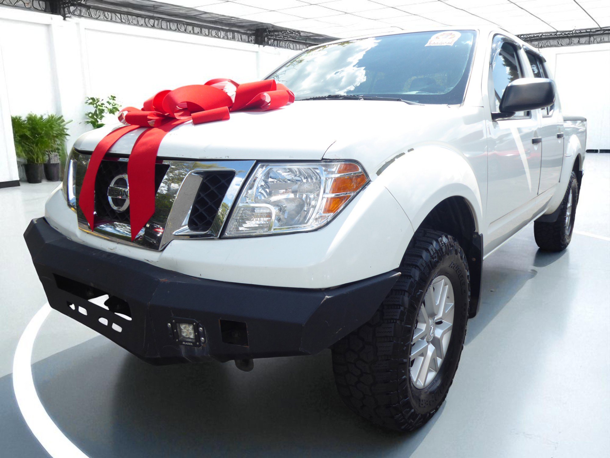Used 2016 Nissan Frontier SV image 5