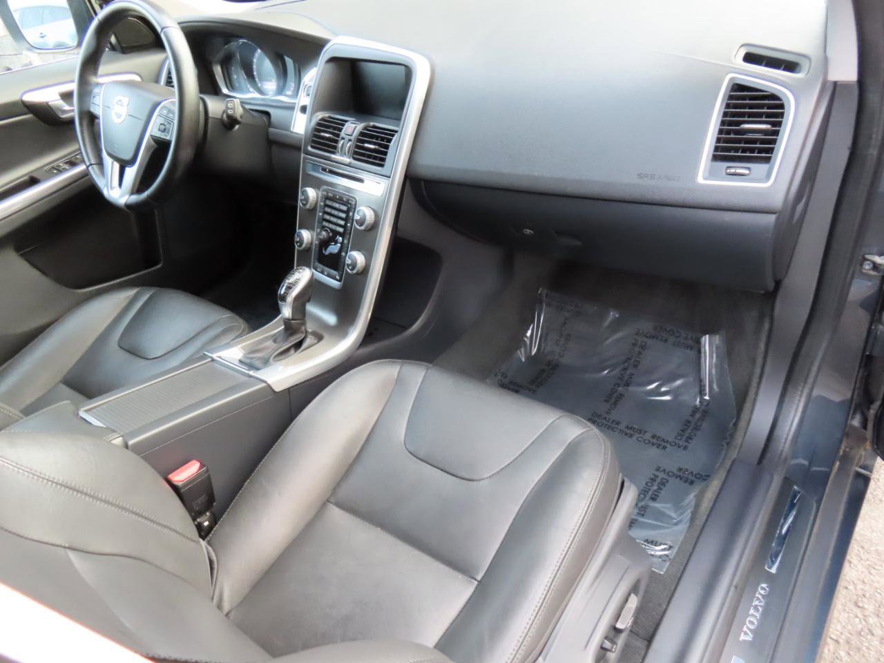 Used 2016 Volvo XC60 T6 w/ Protection Package image 22