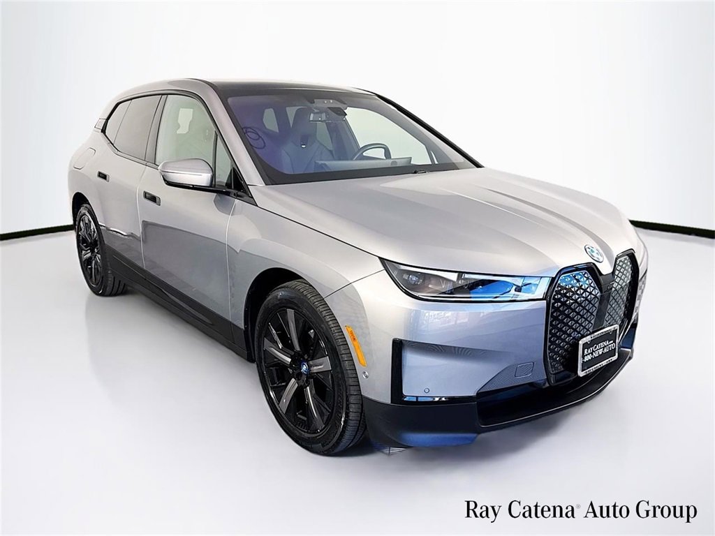 Used 2025 BMW iX xDrive50 w/ Premium Package image 1