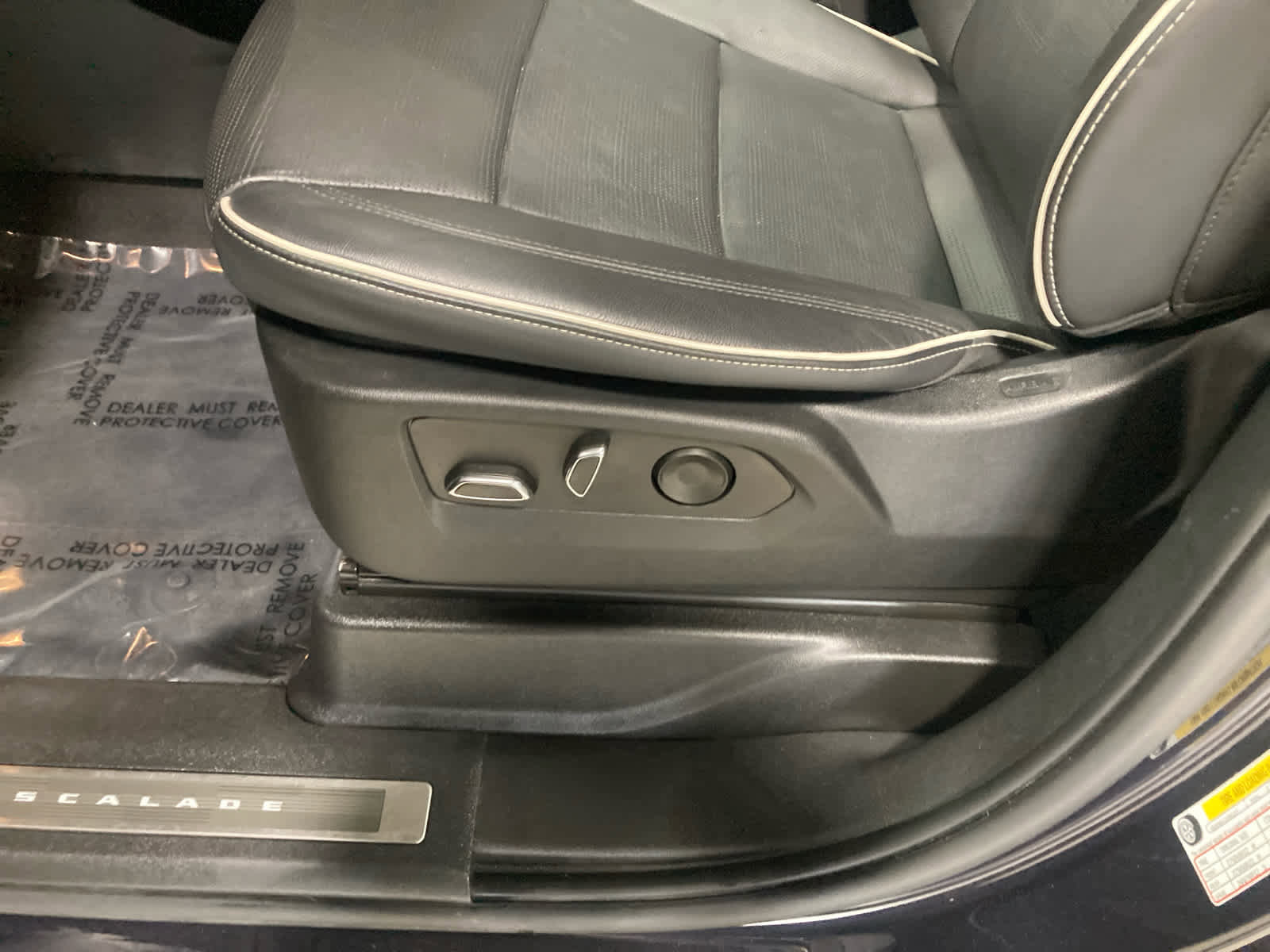 Used 2022 Cadillac Escalade ESV Sport w/ Touring Package image 27