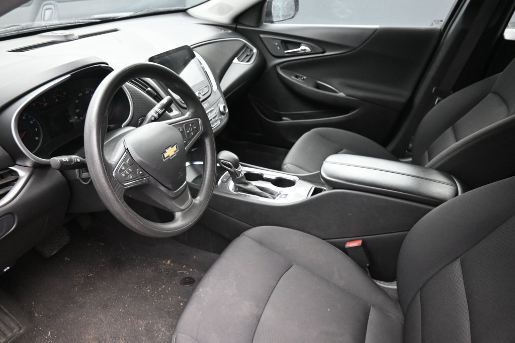 Used 2025 Chevrolet Malibu LT FWD image 18