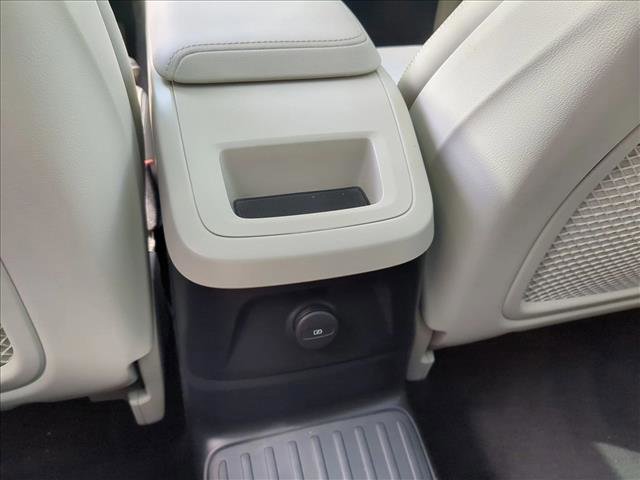 Used 2023 Volvo XC60 T8 Ultimate image 18