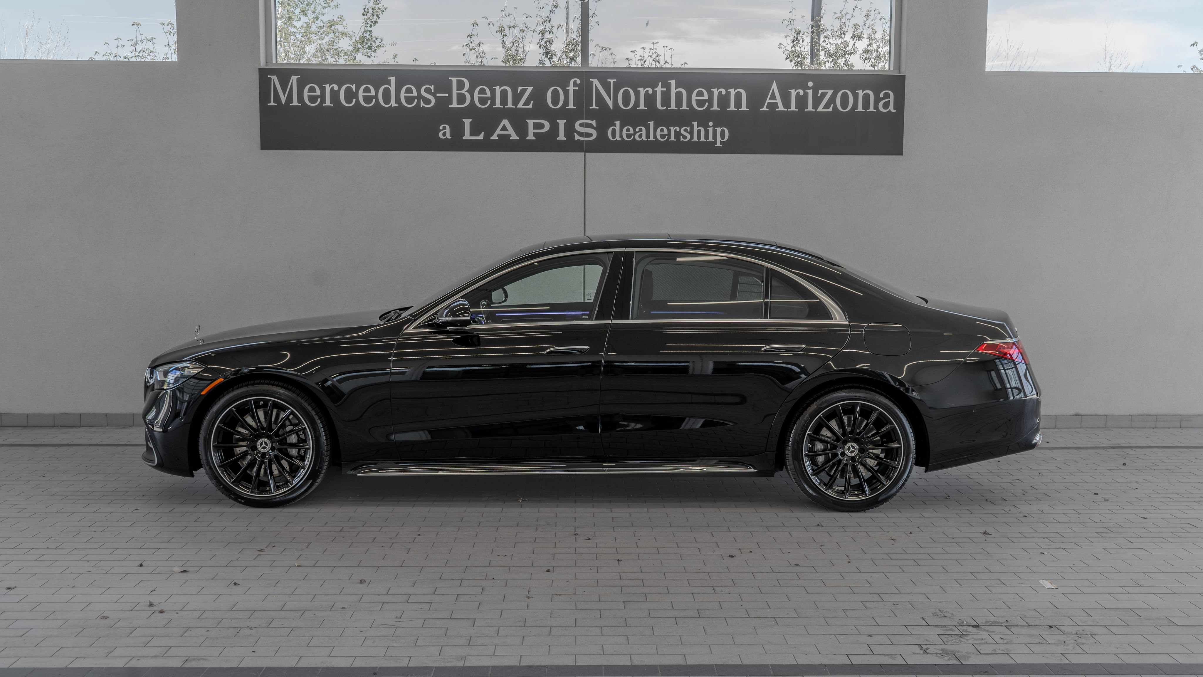 New 2026 Mercedes-Benz S 580e 4MATIC Sedan image 2